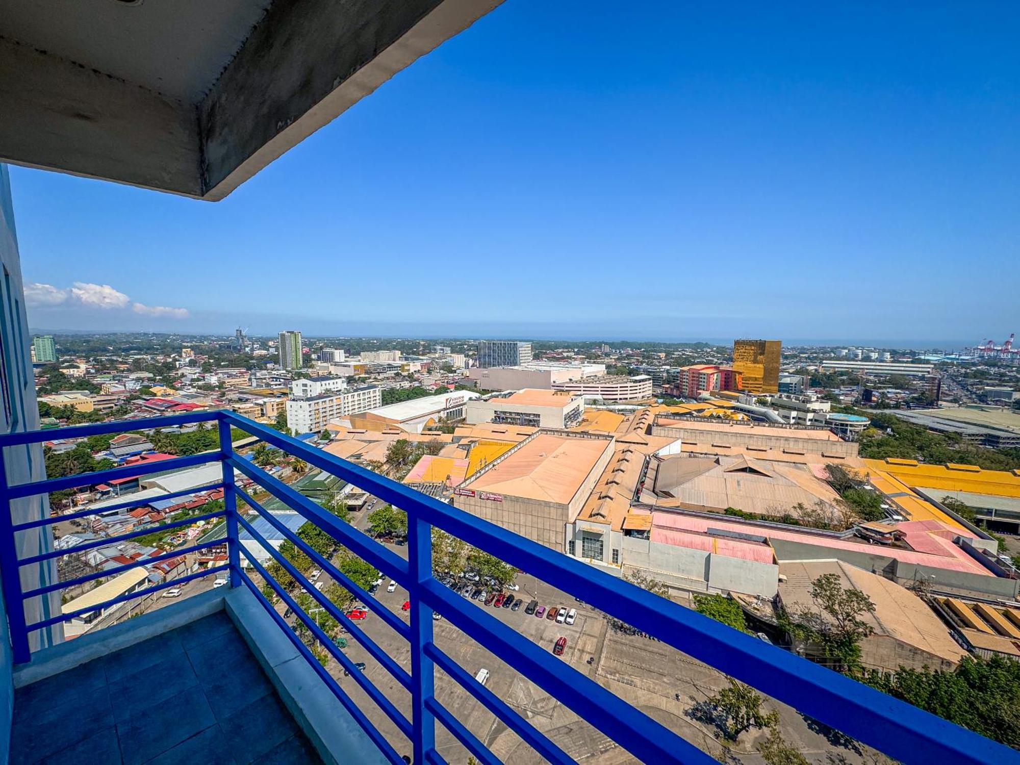Apartament The Loop 2Br Fully Furnished Corner Unit W Balcony Cagayan de Oro Zewnętrze zdjęcie
